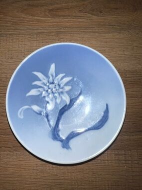 Vintage Royal Copenhagen Porcelain Trinket Dish 3612 Blue White Flower 4”